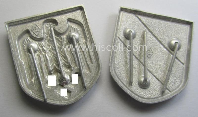 'Virtually mint ie. unissued' pair of WH (Heeres) tropical- (ie. 'DAK'- or: 'Deutsches Afrikakorps'-) related- and/or aluminium-based, eagle-'pith-helmet'-shields comprising of two maker- (ie. 'P&C'-) marked examples — image 5