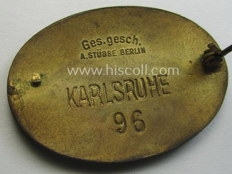 Superb - and rarely seen! - DRK (ie. 'Deutsches Rotes Kreuz') so-called: nurses'-badge entitled: 'Hilfsschwester' being an oval-shaped- and/or maker-marked specimen showing an engraved bearers'-number: ('96') and towns'-name: 'Karlsruhe' — image 4