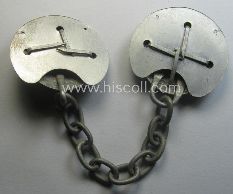 Very decorative - and scarcely encountered! - RAD- (ie. 'Reichs-Arbeitsdienst'-) specific 'Umhang'- (= cape) closure, comprising of both 'RAD-logo'-buttons ie. plaques, back-plates- and/or accompanying attachment-chain — image 3