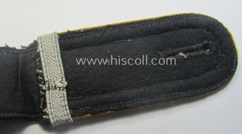Regrettably single - but nevertheless extremely rarely found! - Waffen-SS neatly 'cyphered', NCO-type shoulderstrap as was intended for usage by a: 'SS-Scharführer eines Kavallerie- o. Aufklärungs-Abts.' — image 4
