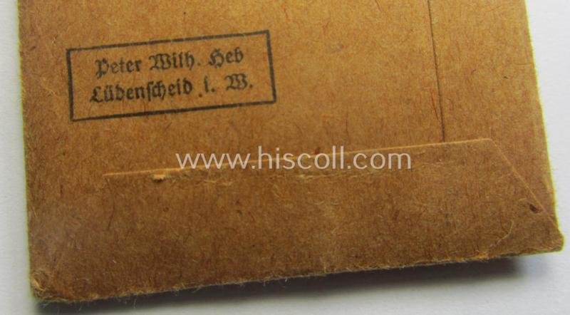 Medal-set: 'Deutsches Schutzwall Ehrenzeichen' (aka: 'Westwall'-medal) being a (typical) non-maker-marked- and/or: typical 'Buntmetall'-based specimen that comes packed in its original pouch of issue by the: 'Peter Wilh. Heb'-company — image 4