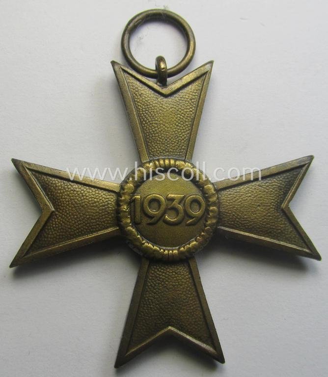 Fully matching medal-set: 'KvK 2. Klasse o. Schwn.' being a clearly maker- (ie. '36'-) marked specimen that comes in its (incomplete ie. relic) pouch by the 'Hersteller': 'Burg & Leonhard - Hanau a. M.' — image 4