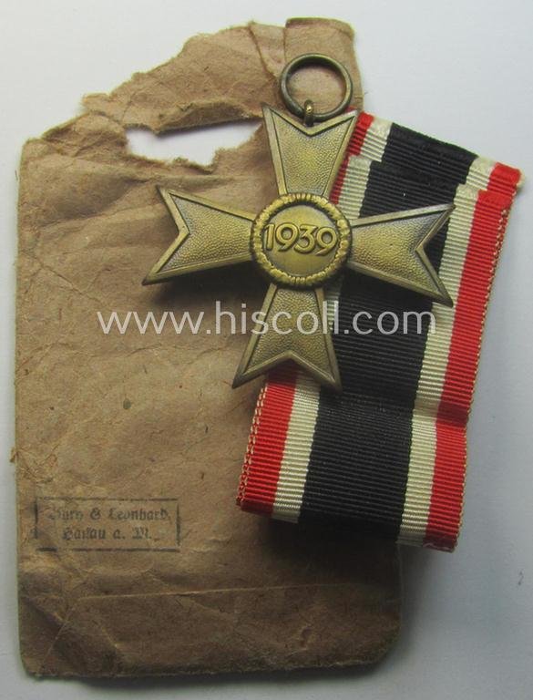 Fully matching medal-set: 'KvK 2. Klasse o. Schwn.' being a clearly maker- (ie. '36'-) marked specimen that comes in its (incomplete ie. relic) pouch by the 'Hersteller': 'Burg & Leonhard - Hanau a. M.' — image 5