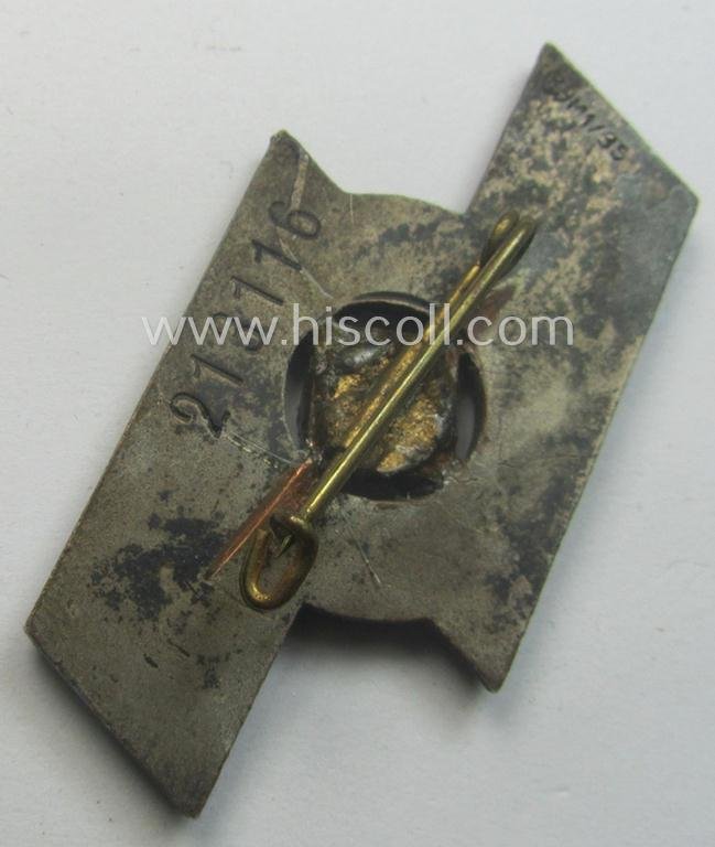 DJ- (ie. 'Deutsches Jungvolk'-) so-called: 'Leistungsabzeichen in Bronze' (or: bronze-class youth sports'-badge) being a maker- (ie. 'RzM - M1/35'-) marked specimen that shows an engraved (unique) bearers'-numeral ('213116') — image 2