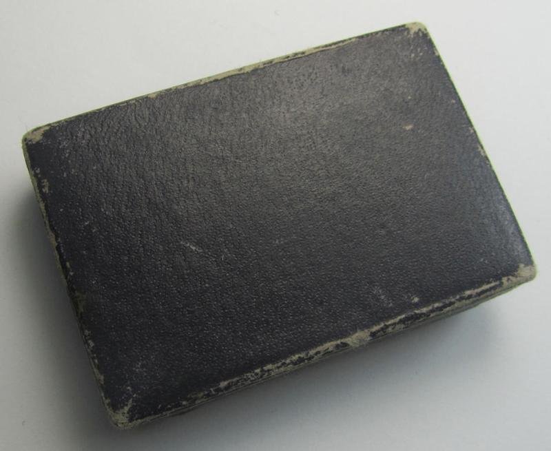 Empty, darker-blue-toned- and 'generic'-styled 'LDO'-etui ie. box being a nicely preserved example that comes in an overall nice- ie. clearly used, condition — image 3