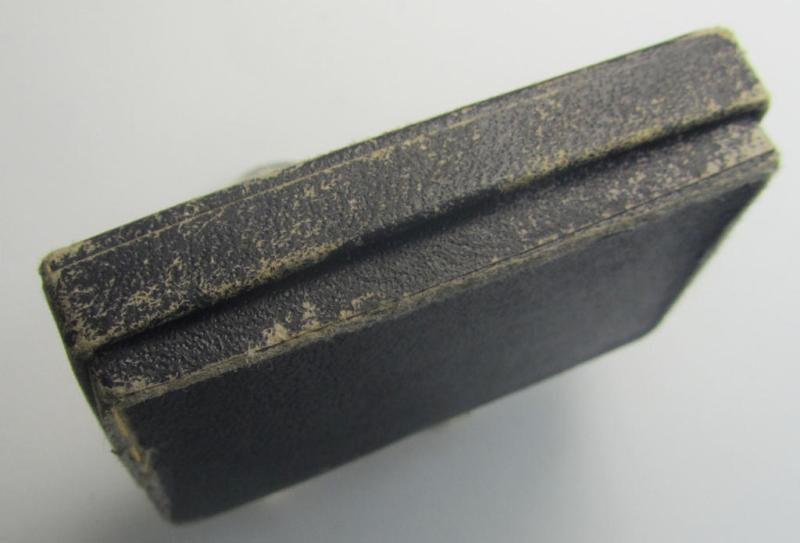 Empty, darker-blue-toned- and 'generic'-styled 'LDO'-etui ie. box being a nicely preserved example that comes in an overall nice- ie. clearly used, condition — image 4