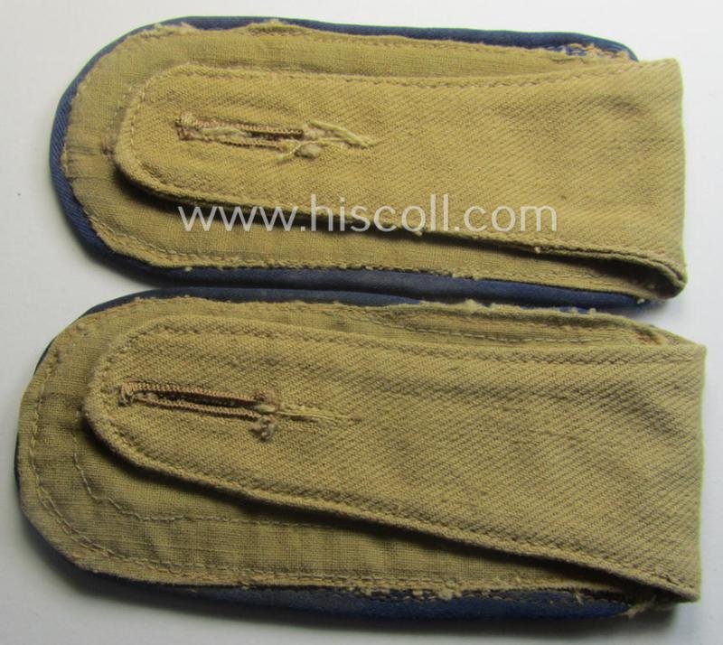 Pair of WH (Luftwaffe) 'tropical-styled' shoulderstraps (as was specifically for usage on the tropical-shirts ie. tunics) as was intended for usage by an: 'Uffz. der Sanitäts-Trpn.' — image 3