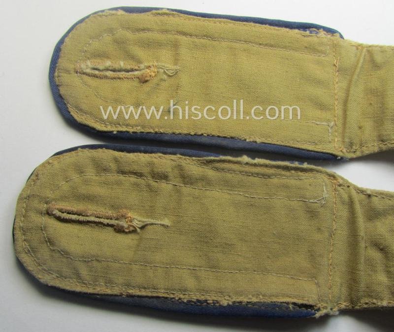 Pair of WH (Luftwaffe) 'tropical-styled' shoulderstraps (as was specifically for usage on the tropical-shirts ie. tunics) as was intended for usage by an: 'Uffz. der Sanitäts-Trpn.' — image 4