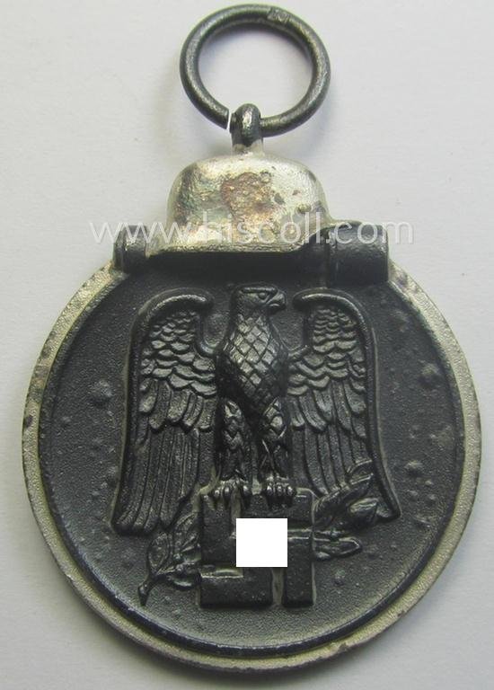 Medal-set: 'Winterschlacht im Osten 1941-42' being a maker- (ie. '18'-) marked specimen by the maker: 'Karl Wurster K.G. - Markneukirchen in Sa.' — image 2
