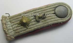 Single, WH (Heeres) neatly 'cyphered', officers'-type shoulderboard as was piped …