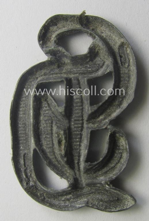 Single - truly used- and/or clearly strap-removed! - WH (Heeres) NCO-type 'GD'-shoulderstrap-'cypher' as was intended for usage by an NCO who served within the famous 'GrossDeutschland'-Div. — image 2