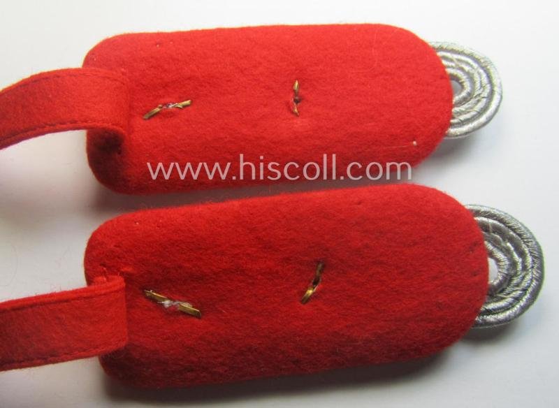 Pair of WH (Luftwaffe) officers'-type shoulderboards as piped in the bright-red-coloured branchcolour was intended for usage by an: 'Oberst eines Flak-Artillerie Rgts. o. Abtlgs.' — image 4