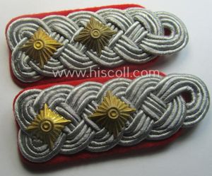 Pair of WH (Luftwaffe) officers'-type shoulderboards as piped in the …