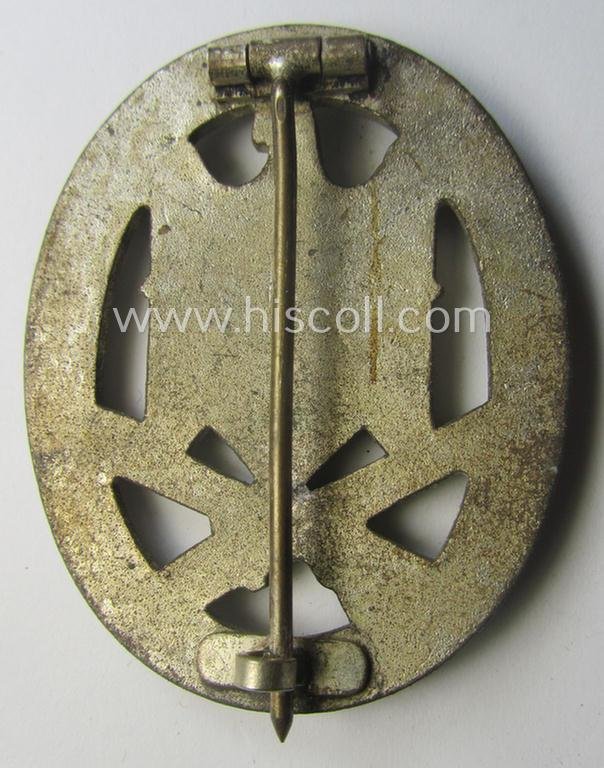 'Allgemeines Sturmabzeichen' being a detailed albeit unmarked example (of the 'long-barrel-hinge'-variant!) as executed in 'Feinzink' as produced by the: 'Steinhauer & Lück'-company — image 3