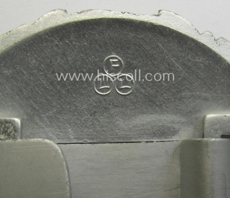 'Virtually mint', WH (Kriegsmarine) 'standard-issue'-pattern, silver-toned- and/or typical aluminium-based officers'-dress-model belt-buckle (ie. 'Paradefeldbinde für Beambten der KM') being a neatly maker- (ie. 'F.L.L.'-) marked example — image 4