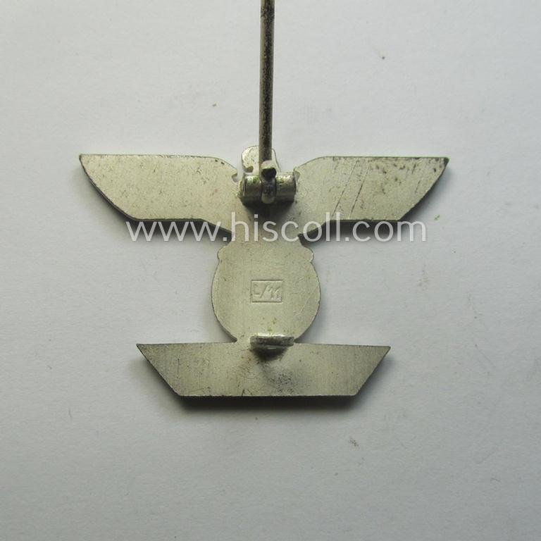 'Wiederholungsspange zum EK I.Kl.' (or: bar to the WWI IC 1st class) being a typical, maker- (ie. 'L/11'-) marked example as was produced by the maker (ie. 'Hersteller') named: 'Wilh. Deumer' — image 4