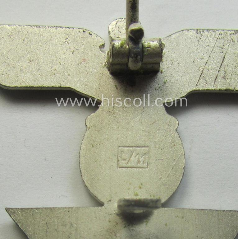 'Wiederholungsspange zum EK I.Kl.' (or: bar to the WWI IC 1st class) being a typical, maker- (ie. 'L/11'-) marked example as was produced by the maker (ie. 'Hersteller') named: 'Wilh. Deumer' — image 5