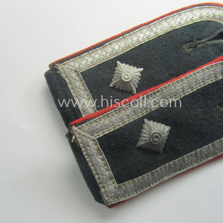 Pair of WH (Heeres) early-war-period- (ie. 'M40'-pattern and typical privately-purchased) NCO-type shoulderstraps as was intended for usage by a: 'Wachtmeister eines (Sturm)Art.-Abts. o. Rgts.' — image 2