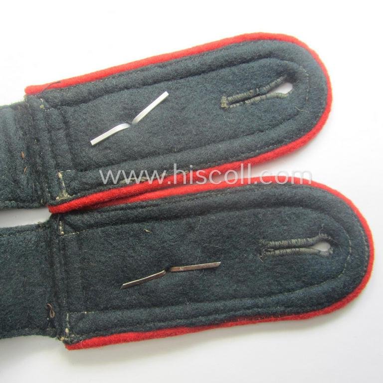 Pair of WH (Heeres) early-war-period- (ie. 'M40'-pattern and typical privately-purchased) NCO-type shoulderstraps as was intended for usage by a: 'Wachtmeister eines (Sturm)Art.-Abts. o. Rgts.' — image 4