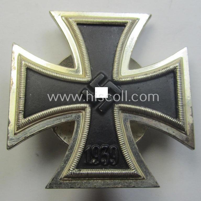 Superb - and minimally used! - 'EK 1. Kl.' (or: Iron Cross 1st class) as executed in the scarcely seen so-called: 'screw-back'-pattern being a typical non-maker-marked example as was (I deem) produced by the 'Hersteller': 'Wächtler u. Lange' — image 2