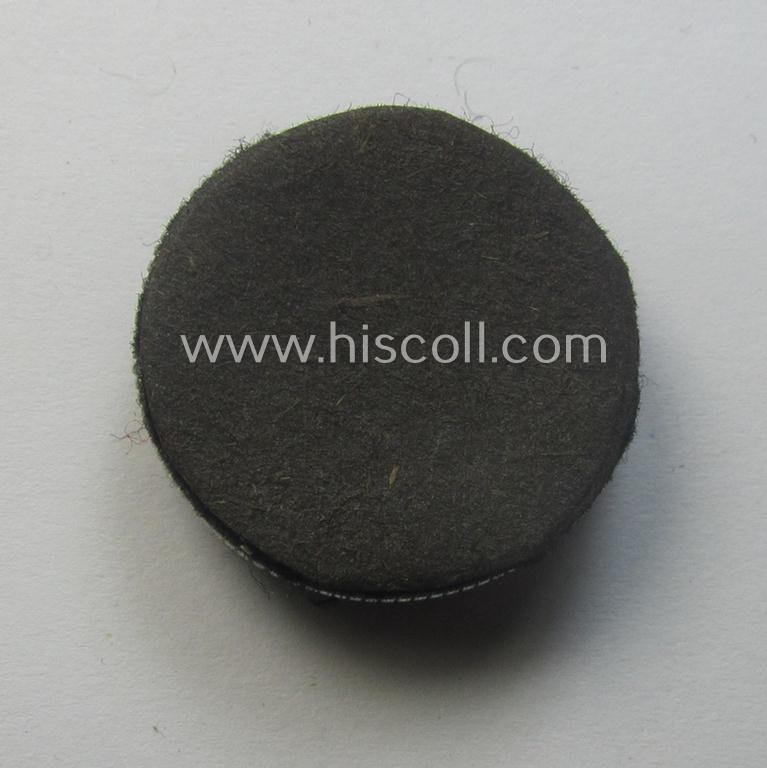 'Virtually mint- ie. unissued' and neatly hand-embroidered, WH (Heeres o. Luftwaffe) officers'-pattern side-cap-cocarde (ie. 'Mützenkokarde für Offiziers-Schiffchen') — image 4