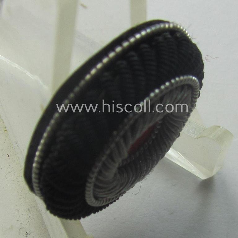 'Virtually mint- ie. unissued' and neatly hand-embroidered, WH (Heeres o. Luftwaffe) officers'-pattern side-cap-cocarde (ie. 'Mützenkokarde für Offiziers-Schiffchen') — image 5