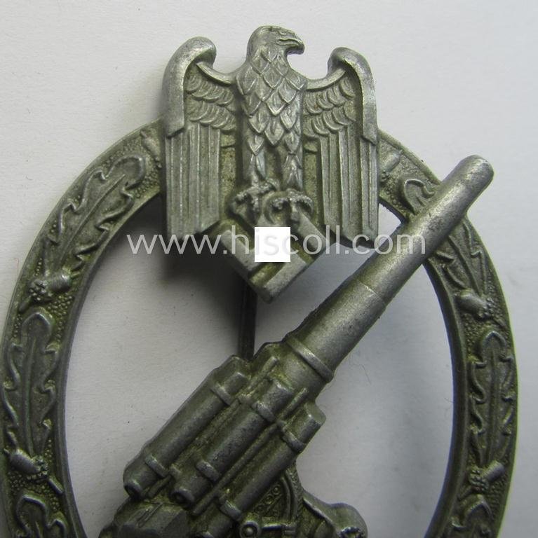 'Heeres-Flakkampf-Abzeichen' being a non-maker-marked- and/or zinc- (ie. 'Feinzink'-) based specimen of the so-called: 'pillow-crimped'-pattern (as was produced by a to date still unidentified maker) — image 2