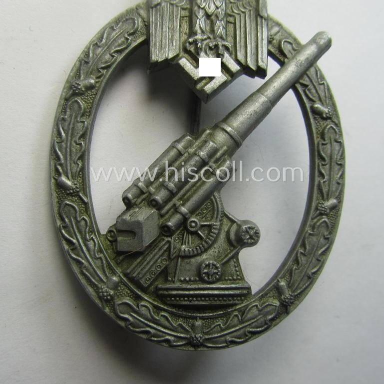 'Heeres-Flakkampf-Abzeichen' being a non-maker-marked- and/or zinc- (ie. 'Feinzink'-) based specimen of the so-called: 'pillow-crimped'-pattern (as was produced by a to date still unidentified maker) — image 3