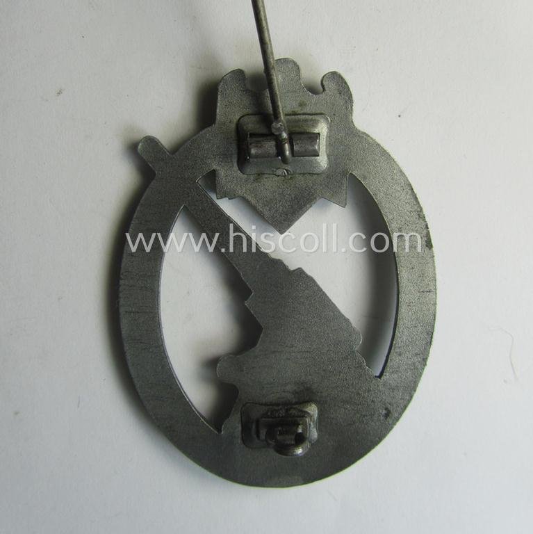 'Heeres-Flakkampf-Abzeichen' being a non-maker-marked- and/or zinc- (ie. 'Feinzink'-) based specimen of the so-called: 'pillow-crimped'-pattern (as was produced by a to date still unidentified maker) — image 5