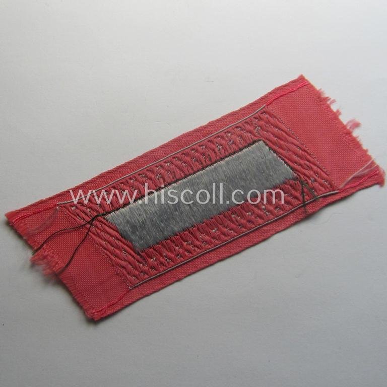 Regrettably single, (entirely!) 'BeVo'-woven, NCO-pattern 'Ostvölker'-collar-tab as intended for a: 'Georgischer'- (ie. Georgian-) volunteer within the 'Deutsche Wehrmacht' (ie. 'Zugführer' within the: 'Georgisches Legion') — image 3