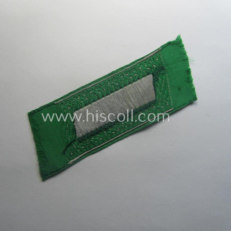 Regrettably single, (entirely!) 'BeVo'-woven, NCO-pattern 'Ostvölker'-collar-tab as intended for an: 'Aserbaidschanischer'-volunteer within the 'Deutsche Wehrmacht' (ie. 'Zugführer' within the: 'Aserbaidschanisches Legion') — image 3