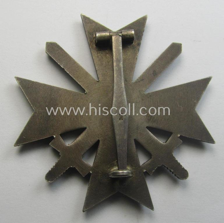 'Kriegsverdienstkreuz 1. Klasse mit Schwertern' as executed in typical, silverish-coloured metal (ie. 'Buntmetall') being a clearly maker- (ie. '1'-) marked specimen by the desirable maker: 'Deschler & Sohn' — image 3