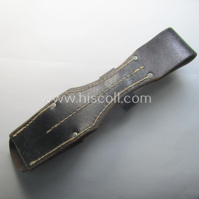Genuine-leather-based- and/or black-coloured, 'standard-pattern' (and I deem later-war-period) WH (Heeres, Waffen-SS, Luftwaffe etc.) so-called: K98 bayonet-frog (ie. 'Tragetasche o. Koppelschuh') being a maker-marked (ie. 'RbN.'-numbered) example — image 6