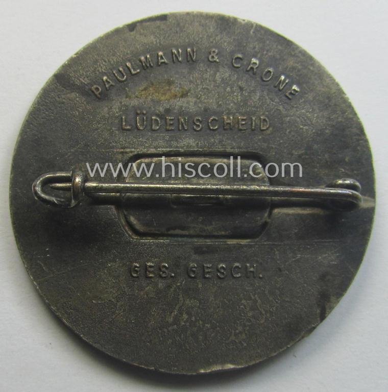 Commemorative, silvered 'Buntmetall'-based N.S.D.A.P.- (ie. WHW-) related 'tinnie' being a maker- (ie. 'Paulmann u. Crone'-) marked example depicting A.Hitler and text: 'Hitlers' Dank für den Dienst am Volke - Gau Süd-Hannover - Braunschweig' — image 2
