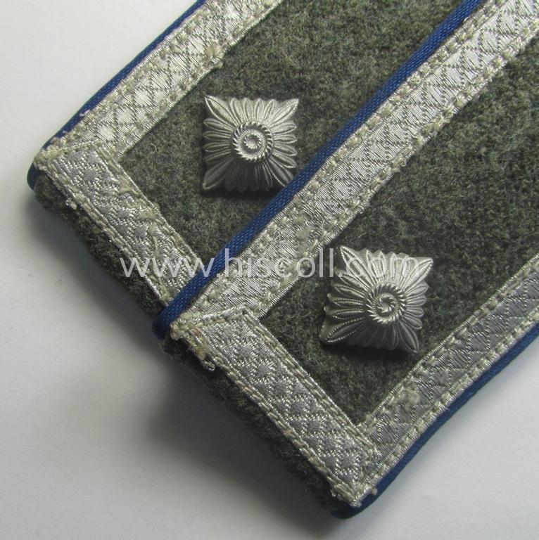 Pair of WH (Heeres) simplified- (ie. 'M44'-) pattern NCO-type shoulderstraps: 'Feldwebel eines Sanitäts-Abts. o. Rgts.' — image 2