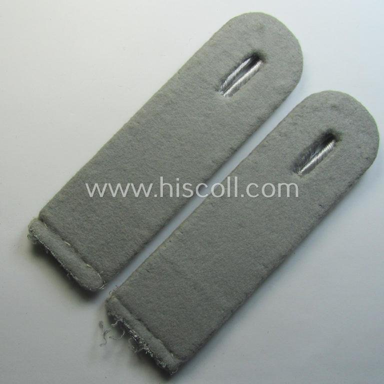 Pair of WH (Heeres) officers'-type shoulderboards: 'Leutnant der Propaganda-Truppen' — image 3
