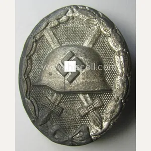 'Verwundeten-Abzeichen in Silber' being a clearly maker- (ie. '26'-) marked- …