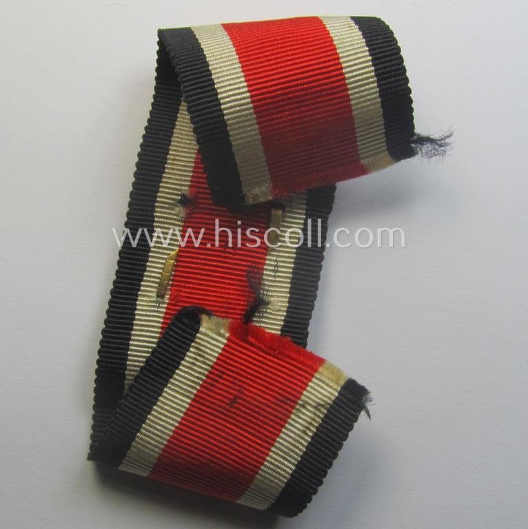 Truly used and/or tunic-removed - and actually rarely encountered! - 'Ehrenblattspange der Luftwaffe' (or: airforce honour-roll clasp) being a 'Buntmetall'- (ie. 'Tombak'-) based example by the maker (ie. 'Hersteller') 'Otto Klein & Co.' — image 3