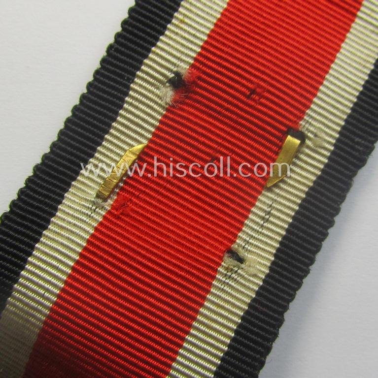 Truly used and/or tunic-removed - and actually rarely encountered! - 'Ehrenblattspange der Luftwaffe' (or: airforce honour-roll clasp) being a 'Buntmetall'- (ie. 'Tombak'-) based example by the maker (ie. 'Hersteller') 'Otto Klein & Co.' — image 4