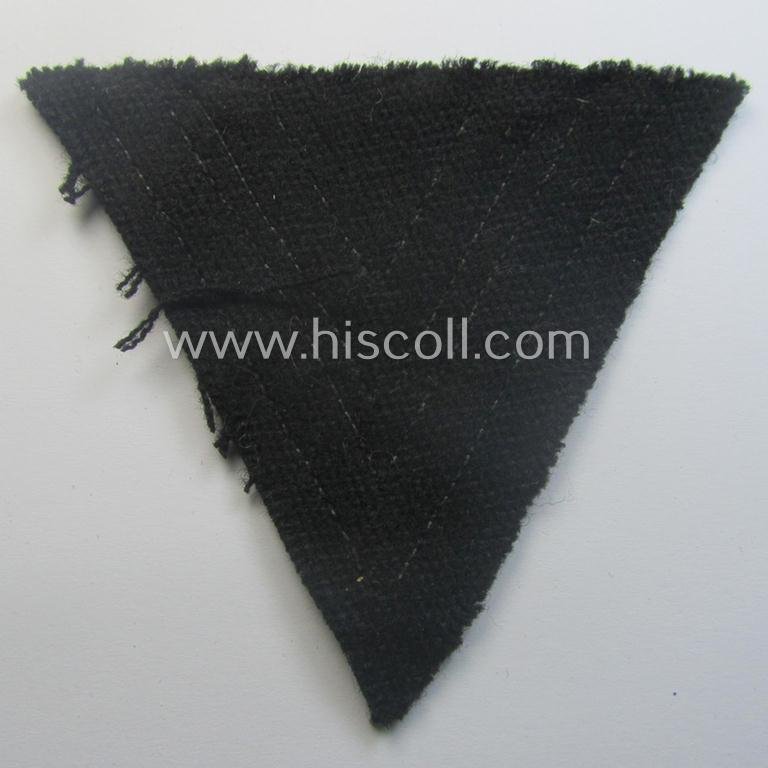 Truly used- and/or tunic-removed, Waffen-SS- (ie. Heeres Panzer-) type 'Armwinkel' (or: rank-chevron) as executed on black-coloured wool as was intended for an: 'SS-Rottenführer' (ie. 'Obergefreiter') — image 3