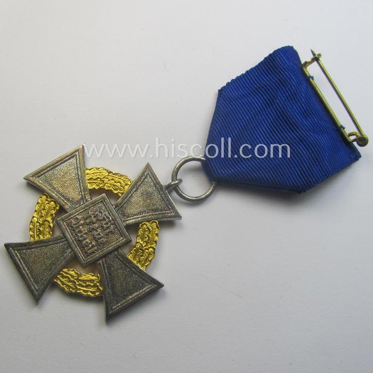 Minimally worn 'Treuedienst Ehrenzeichen' being of the so-called: 'Sonderstufe' as awarded for 50 years of loyal-service and that comes in an overall very nice- (ie. surely issued- and/or used-), condition — image 4