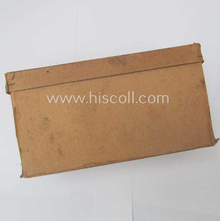 Stunning, 'Deutsches Schutzwall Ehrenzeichen' (aka: 'Westwall'-medal) being a (typical) non-maker-marked- and/or: 'Buntmetall'-based specimen that comes packed in its original pouch of issue by the: 'Friedrich Orth'-company — image 10