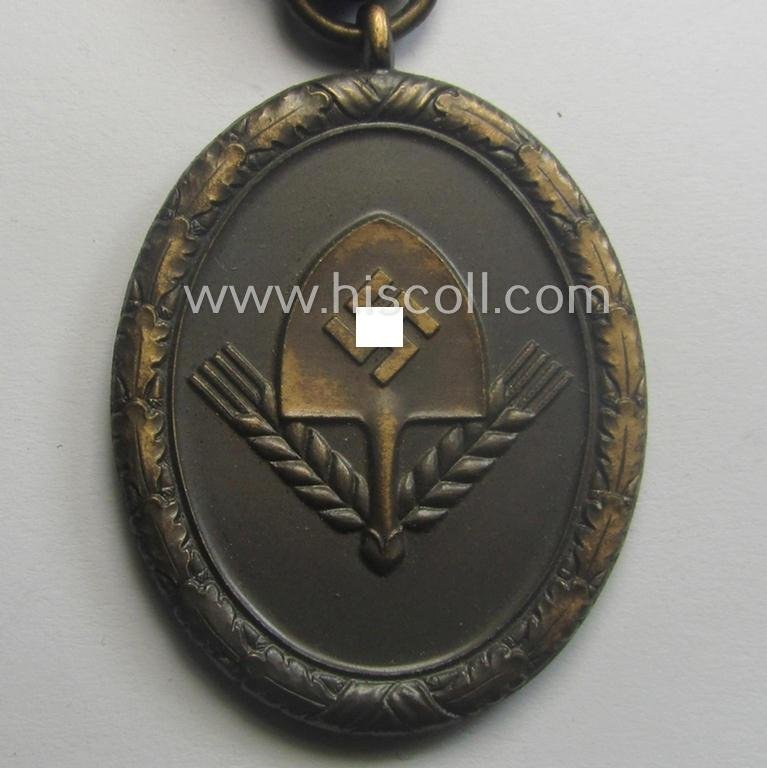 RAD (ie.'Reichsarbeitsdienst') so-called: 'Dienstauszeichnung 4. Stufe für Männer' (as was intended for 4 years loyal-service) that comes stored in its (scarcely seen and equally very nicely preserved!) light-brown-coloured box ie. etui — image 3