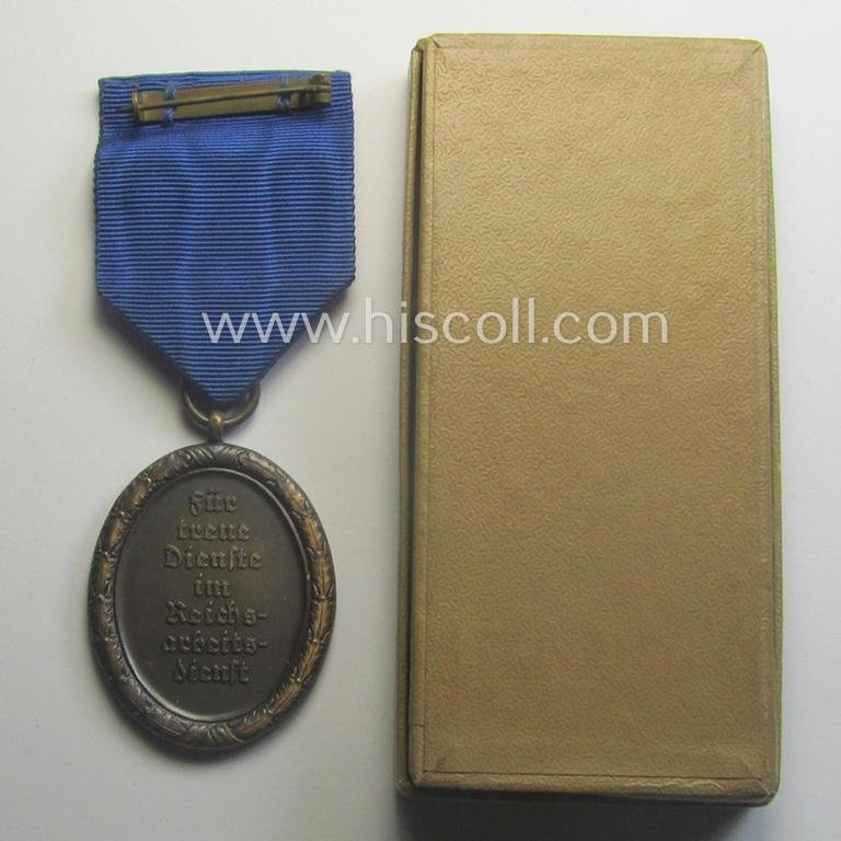 RAD (ie.'Reichsarbeitsdienst') so-called: 'Dienstauszeichnung 4. Stufe für Männer' (as was intended for 4 years loyal-service) that comes stored in its (scarcely seen and equally very nicely preserved!) light-brown-coloured box ie. etui — image 5