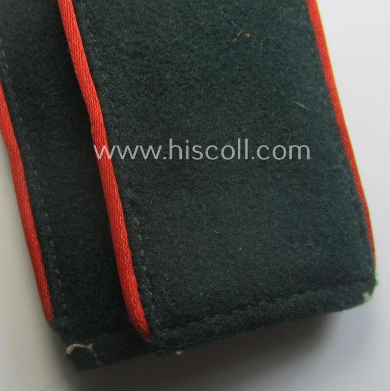 Pair of so-called: 'M40'-pattern, WH (Heeres) EM-type shoulderstraps: 'Sld. der (Sturm)Artillerie.-Trpn.' — image 2