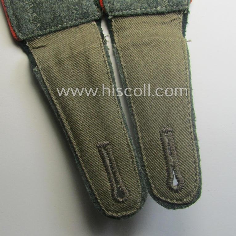 Pair of so-called: 'M40'-pattern, WH (Heeres) EM-type shoulderstraps: 'Sld. der (Sturm)Artillerie.-Trpn.' — image 5