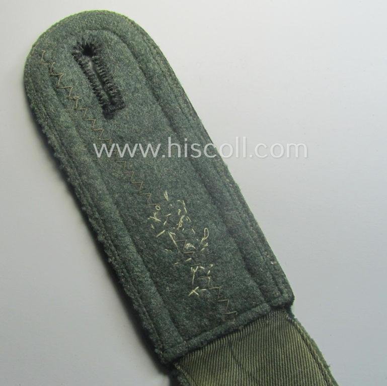 Single - and very unusual! - early-period (ie. 'M40-pattern and/or rounded-styled), WH (Heeres) 'cyphered' NCO-type shoulderstrap as was intended for an: 'Unteroffizier u. Mitglied des Eisenbahn-Pionier Rgts. 2' — image 4