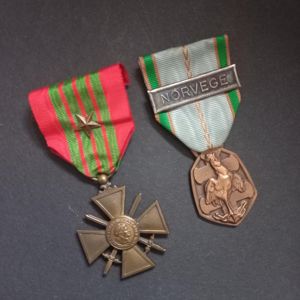 A nice little set of two French medals, a War …