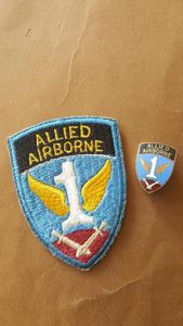 A nice original set of two American made badges to …