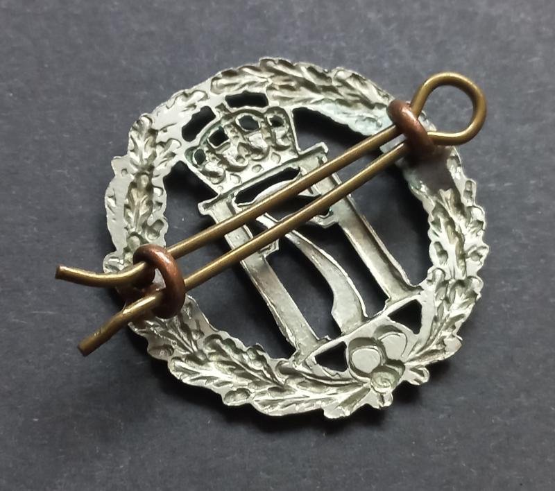 A trully superb - British made - Norwegian NORGE shoulder title — image 2